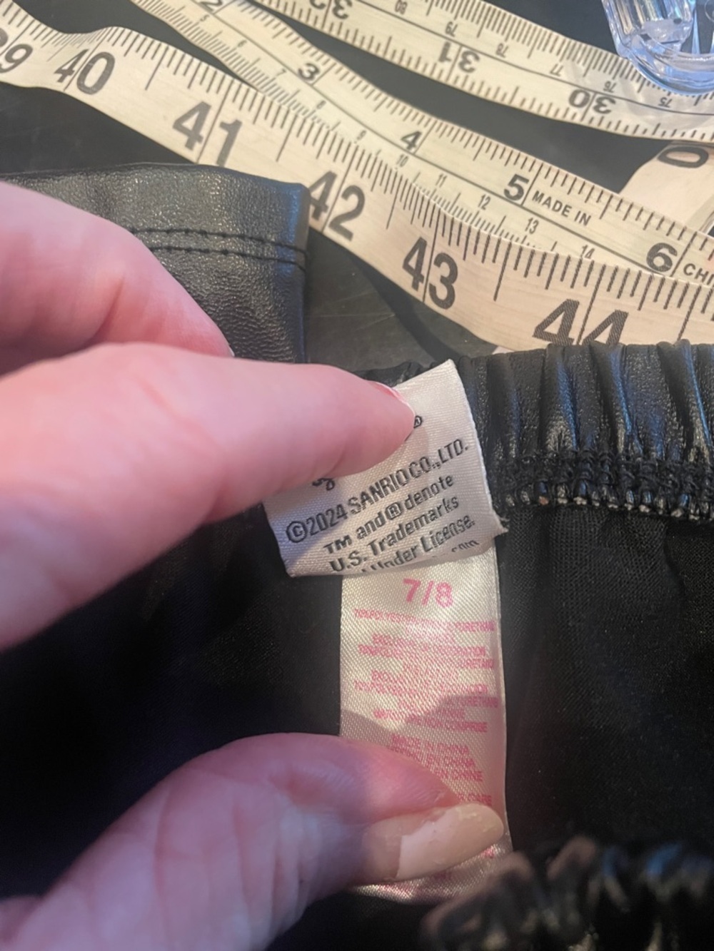 Black Faux Leather Pants hello kitty girls size 7/8 - Picture 5 of 5